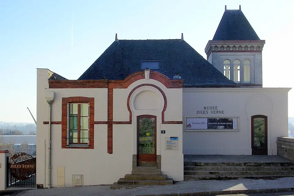 La maison bourgeoise du XIXe siècle qui abrite le musée Jules-Verne sur la butte Sainte-Anne à Nantes